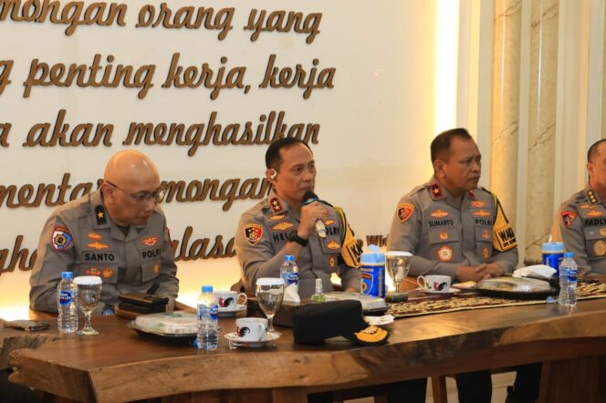 
					Kapolda Lampung Sambut Tim Wasops Ketupat 2026 Itwasum Polri, Tegaskan Kesiapan Maksimal Pengamanan Arus Mudik dan Balik