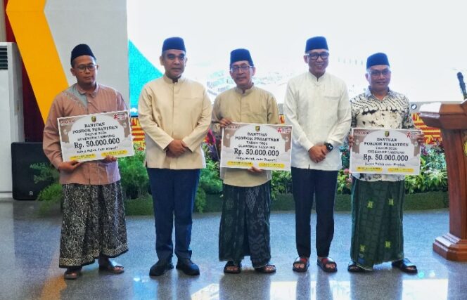 
					Pemprov Lampung Beri Dukungan Nyata bagi Pesantren untuk Menjaga Keberlanjutan Pendidikan
