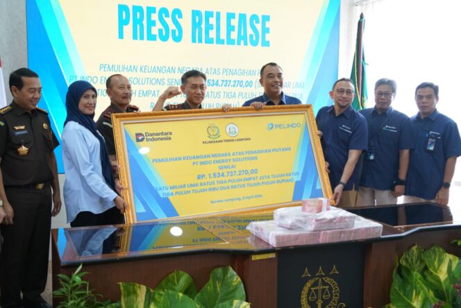 
					Kolaborasi Kejati Lampung dan Pelindo Regional 2 Panjang, Berhasil Pulihkan Keuangan Negara 1,53 M