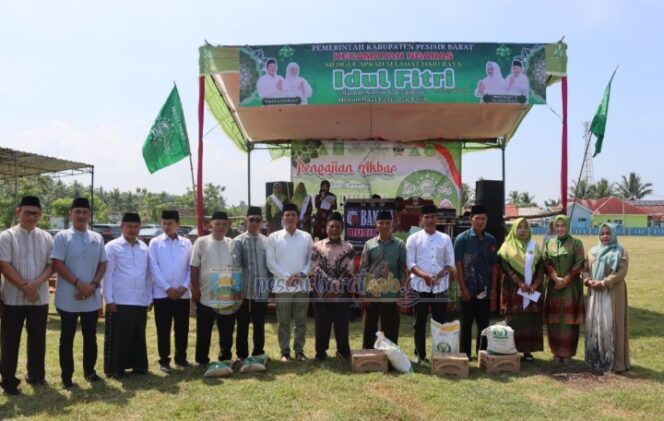 
					Bupati Pesisir Barat, Dedi Irawan Hadiri Pengajian Akbar dan Halal Bihalal 1447 H di Ngaras