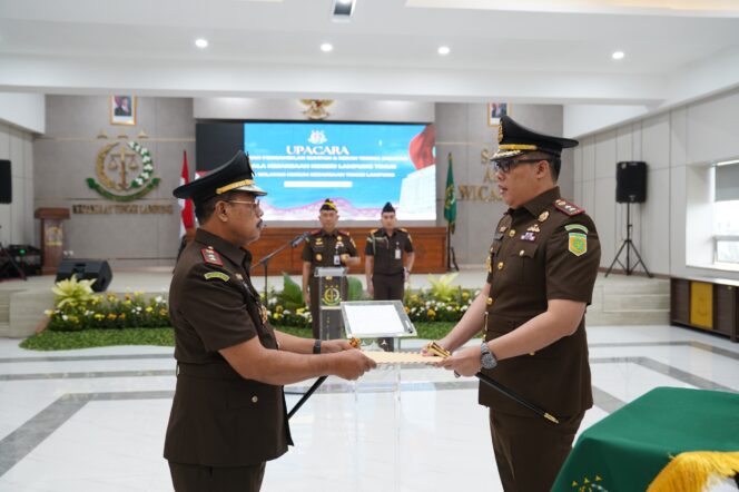 
					Kejati Lampung Laksanakan&nbsp; Pelantik dan Sertijab Wakajati dan Kajari Lampung Timur