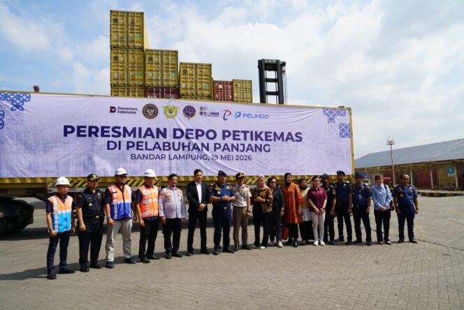 
					Resmikan Depo Petikemas, Pelindo Regional 2 Panjang Sambut Kedatangan QCC 004 di Pelabuhan Panjang