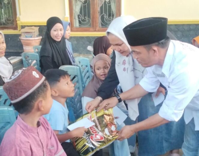 
					Berbagi Jumat Berkah ke-99 SMSI Tulang Bawang Santuni Anak Yatim