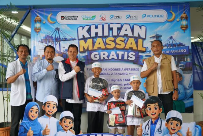 
					Komitmen Sosial Berkelanjutan, Pelindo Regional 2 Panjang Gelar Khitan Massal Gratis