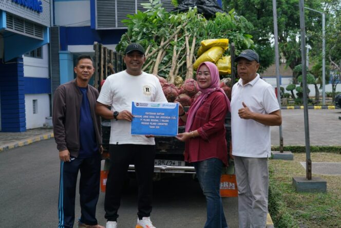
					Dukung Program Greenbelting dan Penyerapan Karbon, Pelindo Regional 2 Panjang Tanam 250 Bibit Pohon