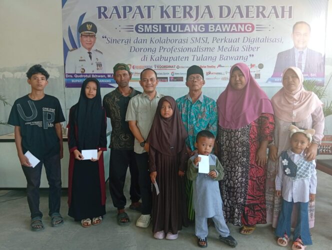 
					Terus Konsisten, SMSI Tulang Bawang Bagikan Santunan ke Anak Yatim