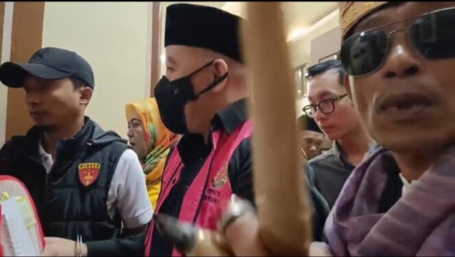 
					Reporter Tribun Lampung Diintimidasi Pria Berkacamata Hitam Saat Meliput Sidang Eks Bupati Pesawaran