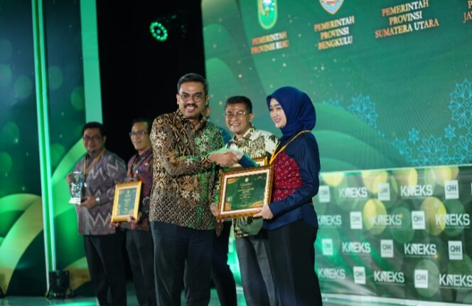
					Ekonomi Syariah Lampung Melaju, Pemprov Lampung Raih Tiga Penghargaan Nasional Sekaligus