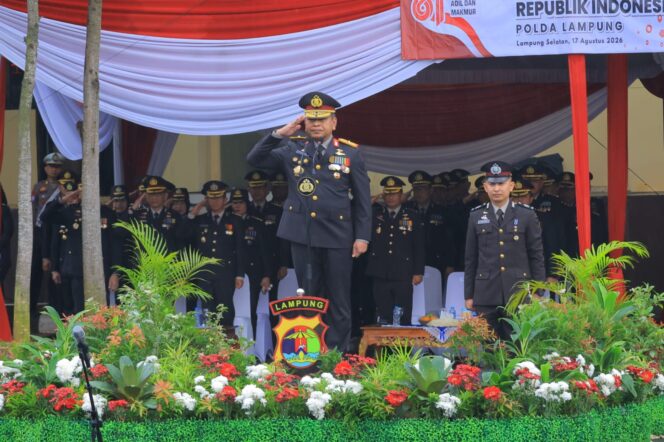 
					Guyuran Hujan Tak Halangi Semangat Personel Polda Lampung Peringati HUT ke-81 Kemerdekaan RI