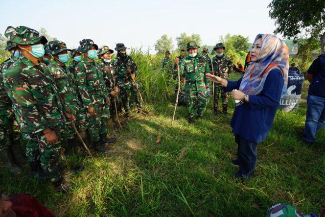 
					Di Garis Depan Karhutla Way Kambas, Nessy Pastikan Relawan Tak Berjuang Sendirian