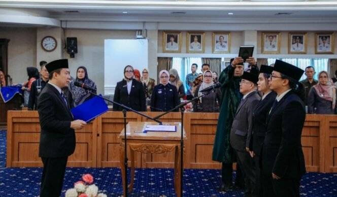 
					Pemprov Lampung Lantik Satu Pejabat Pimpinan Tinggi Pratama dan Dua Pejabat Fungsional