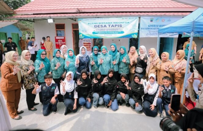 
					Ketua TP PKK Lampung Canangkan Desa TAPIS di Serdang